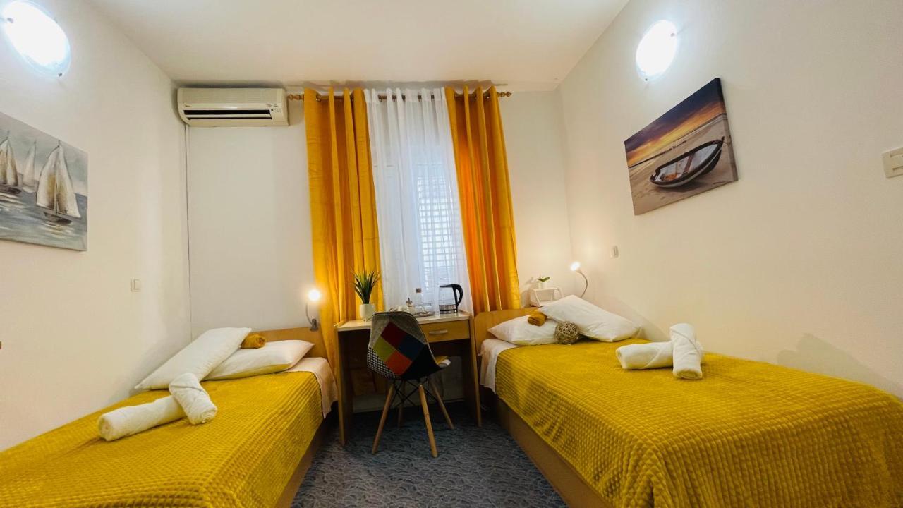Apartmens And Rooms Madunic V Split Exterior photo