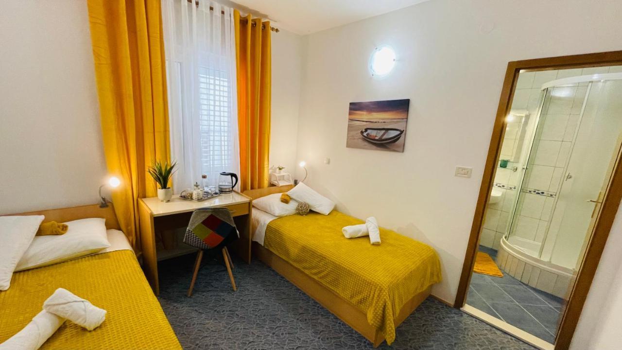 Apartmens And Rooms Madunic V Split Exterior photo